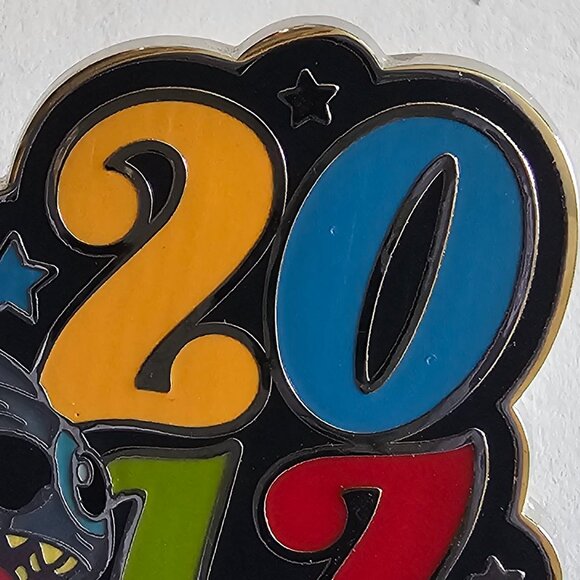 DISNEY Pin Trading ~ Disney Starter Set ~ Stitch ~ 2017 - Picture 3 of 11